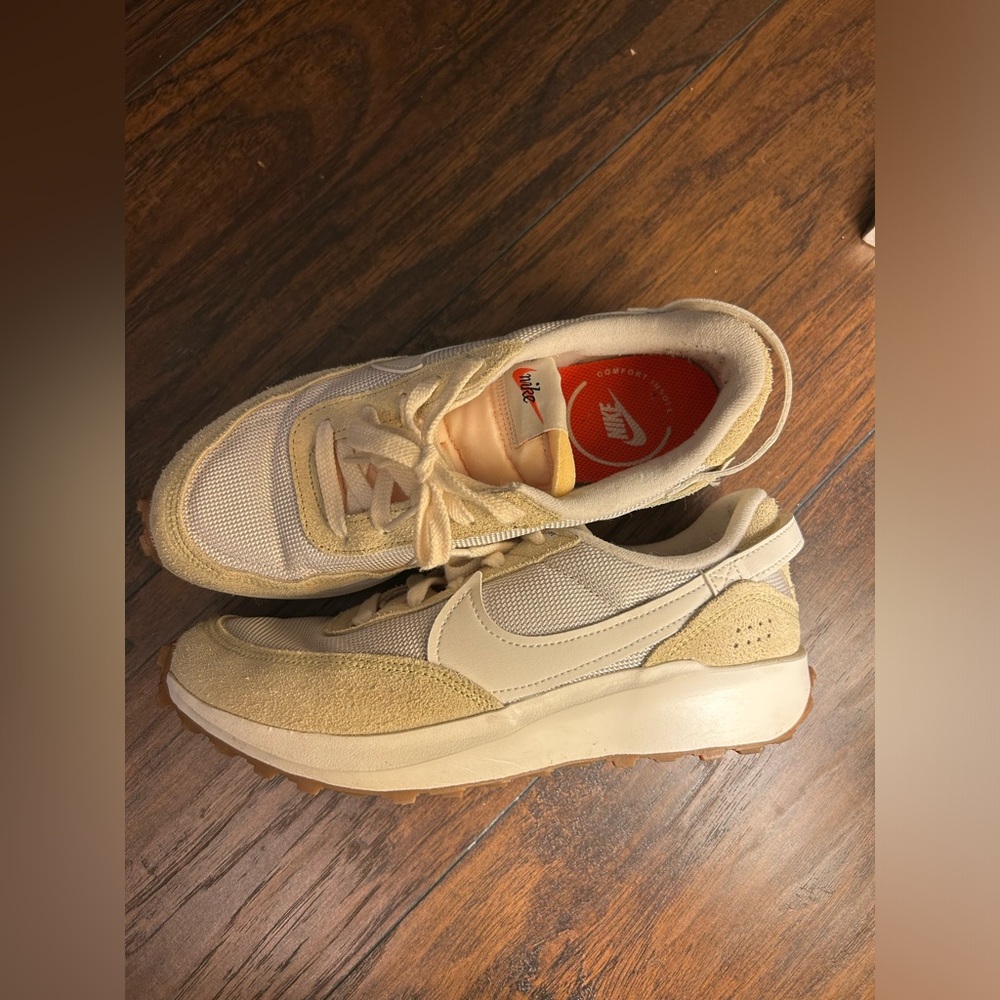 Nike Waffle Debut Women’s 7.5